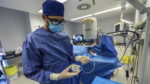 Inventan un sistema de fijación de los marcapasos por el cuello que evita infecciones y complicaciones