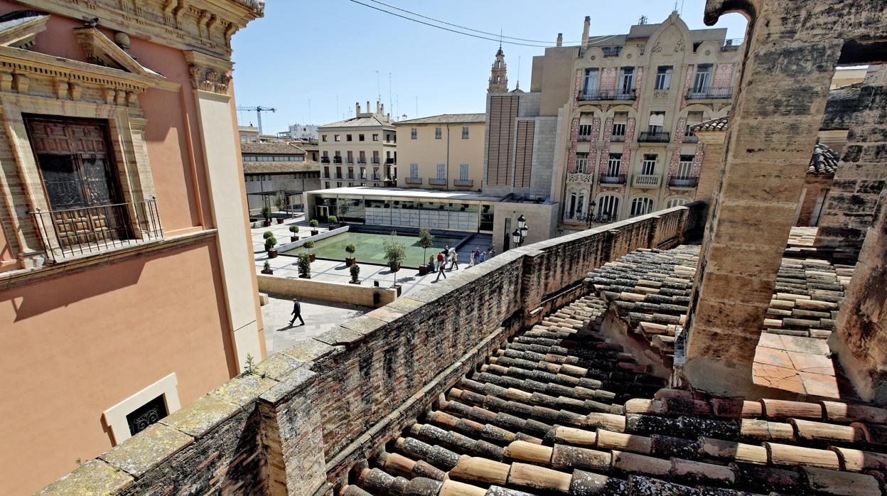 Imagen de archivo de la fachada neoclásica de la Catedral de Valencia