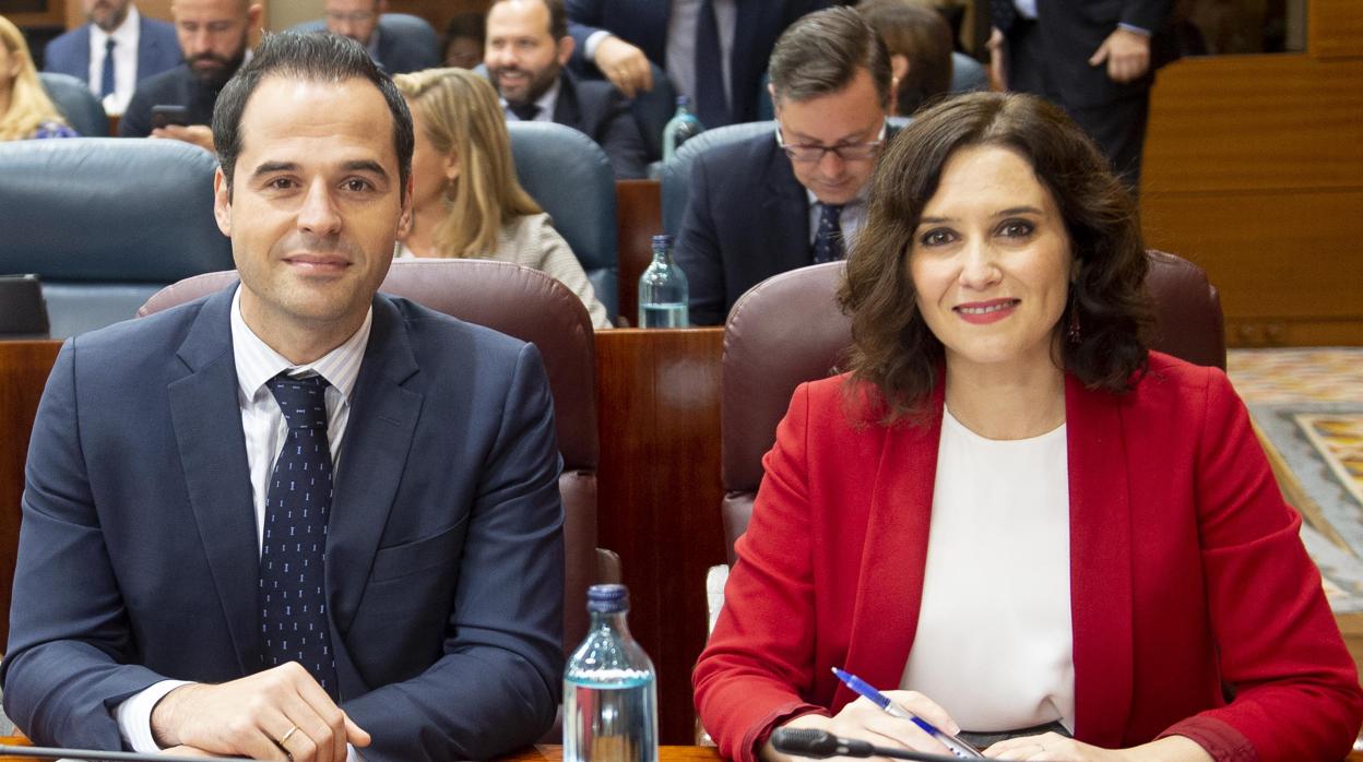 La presidenta madrileña, Isabel Díaz Ayuso, y el vicepresidente, Ignacio Aguado