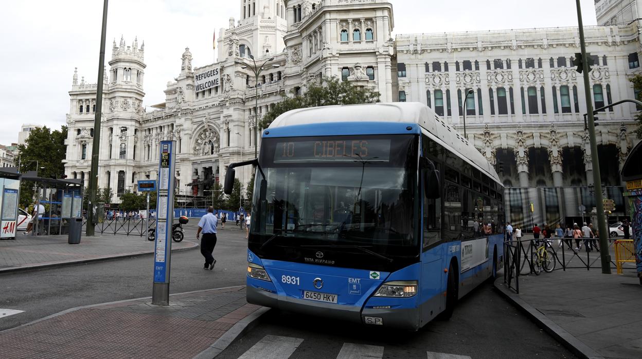 Los conductores aprovechan la celebración de la Junta de Gobierno para manifestarse