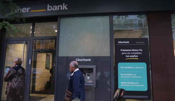 Liberbank y los sindicatos negocian un nuevo ERE