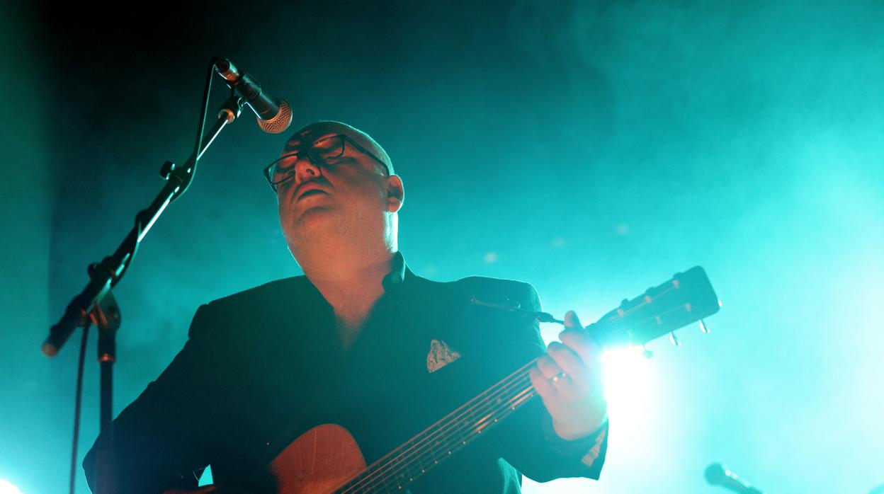 Black Francis, durante una actuación de los Pixies