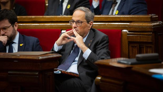 Torra quiere «depurar» a los Mossos y su jefe les defiende