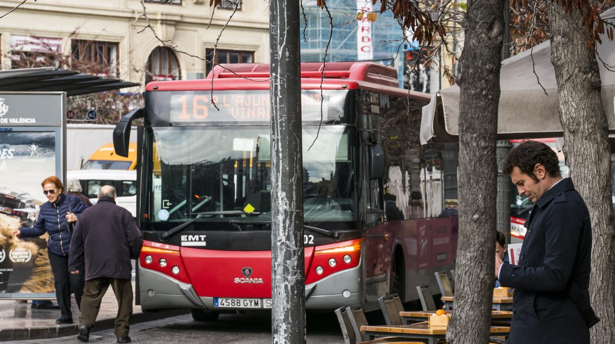 Imagen de archivo de un autobús de la EMT