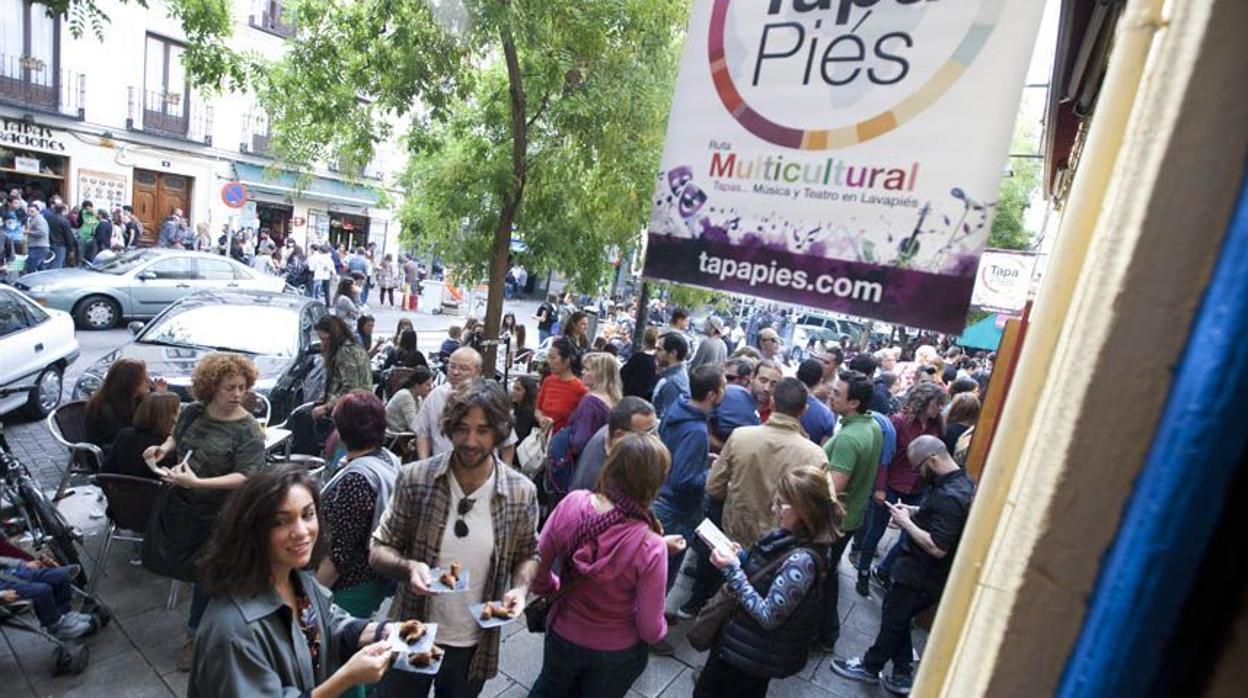 El barrio de Lavapiés, durante la octava edición de Tapapiés