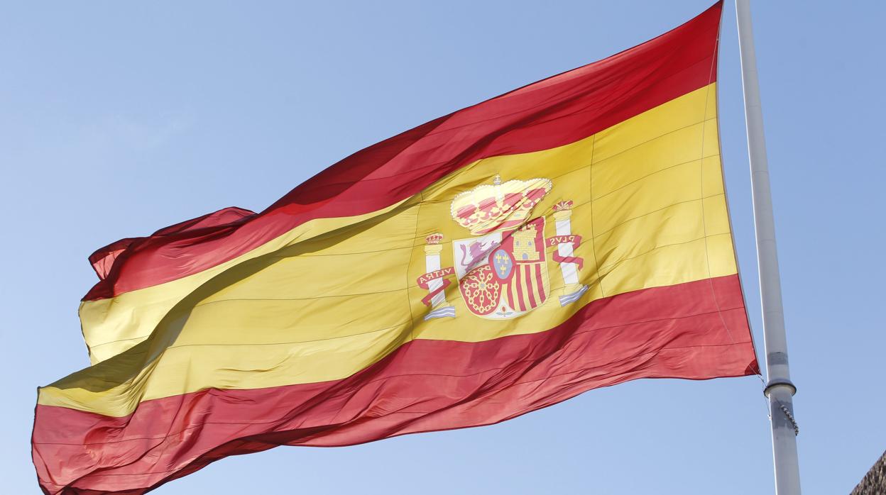 La bandera de España que ondea en la Plaza Colón de Madrid