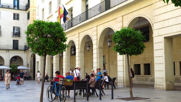 Sale al mercado la primera lavadora portátil para autoservicio