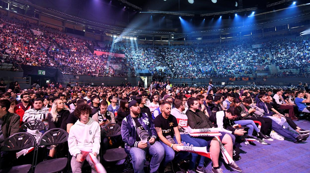 Miles de aficionados al videojuego «League of Legends» en Vistalegre