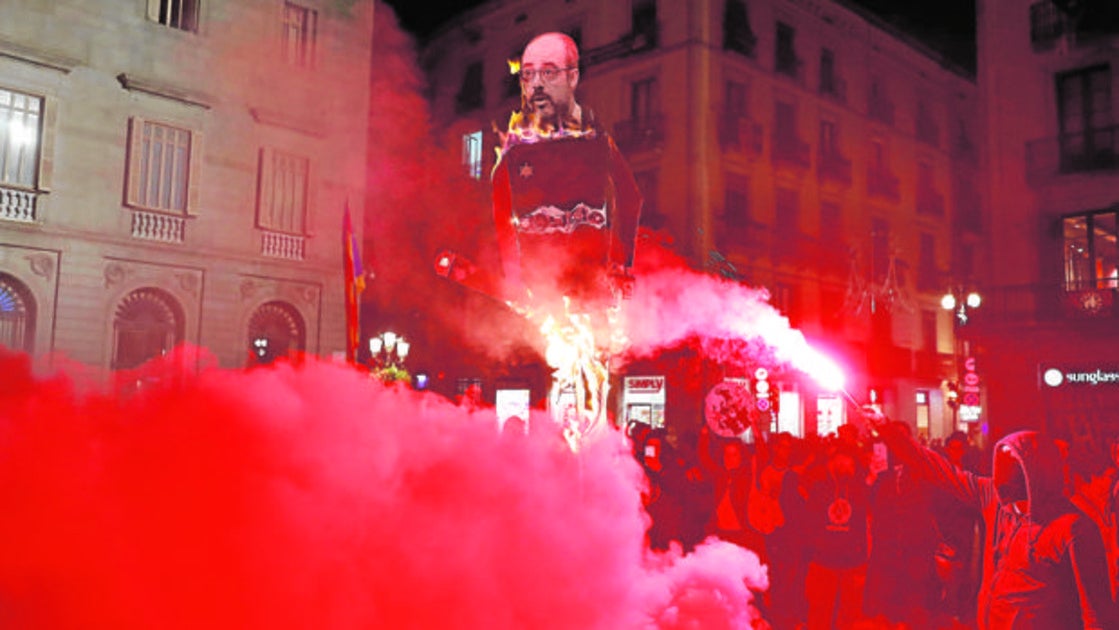 Una figura de Miquel Buch, quemada en Barcelona este fin de semana