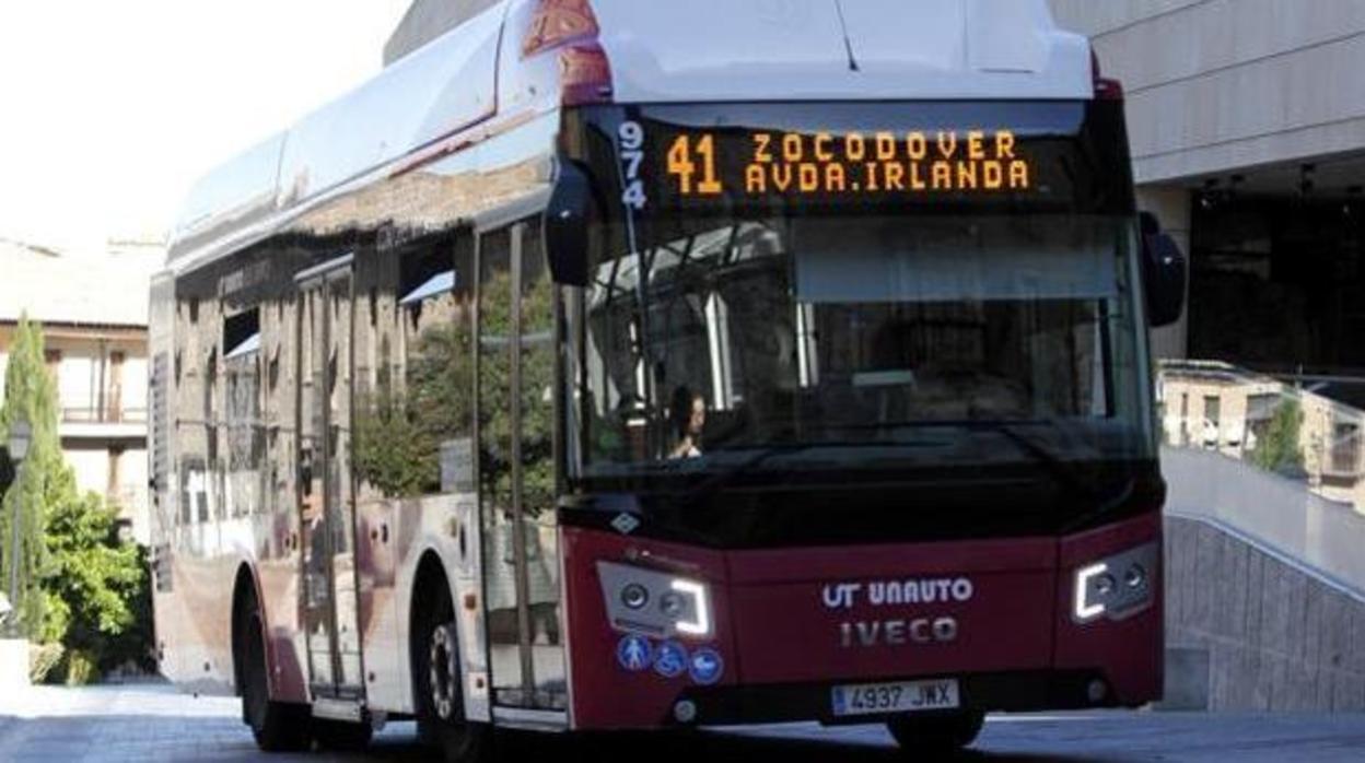 Autobús urbano en la calle La Paz