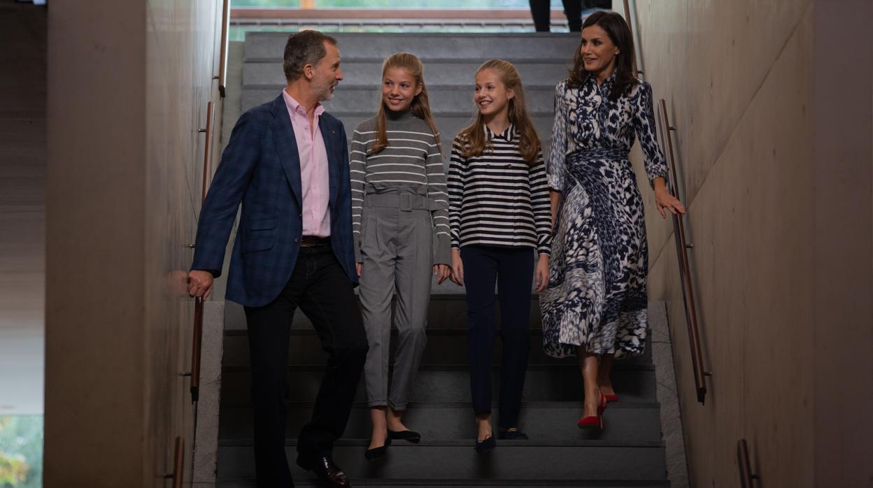 El Rey Felipe VI, la Infanta Sofía, la Princesa Leonor y la Reina Letizia, este martes en Barcelona