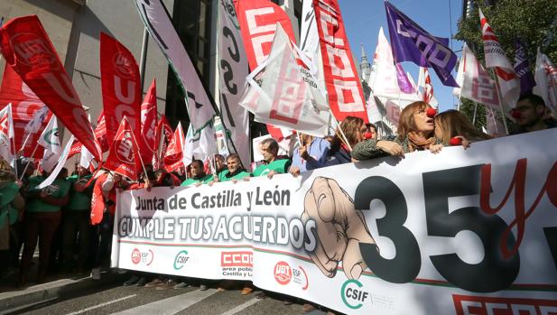 Los empleados públicos acuden hoy a la huelga en Castilla y León por los tres meses de la discordia