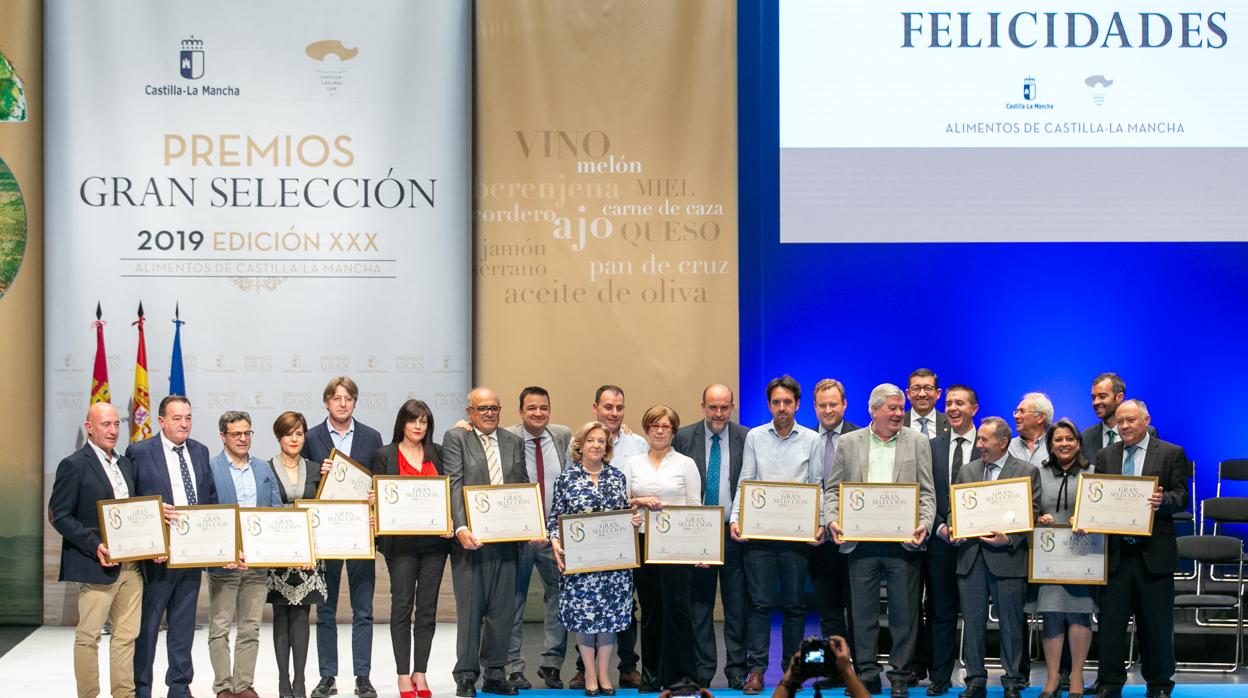 Los premiados en el acto celebrado el el Teatro Circo de Albacete