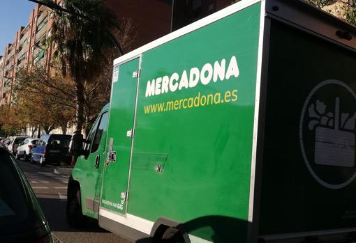 Imagen de un camión de reparto de Mercadona en la provincia de Valencia