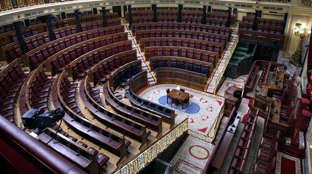 España vota para poner fin al bloqueo, pero el pacto se atisba más difícil