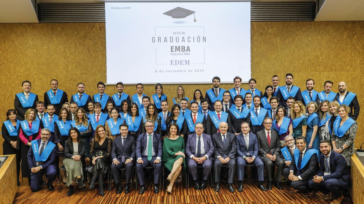 Imagen de la graduación de los programas Executive MBA de EDEM