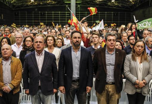 Imagen de Santiago Abascal, en el centro, durante el mitin celebrado por Vox en Valencia el pasado jueves