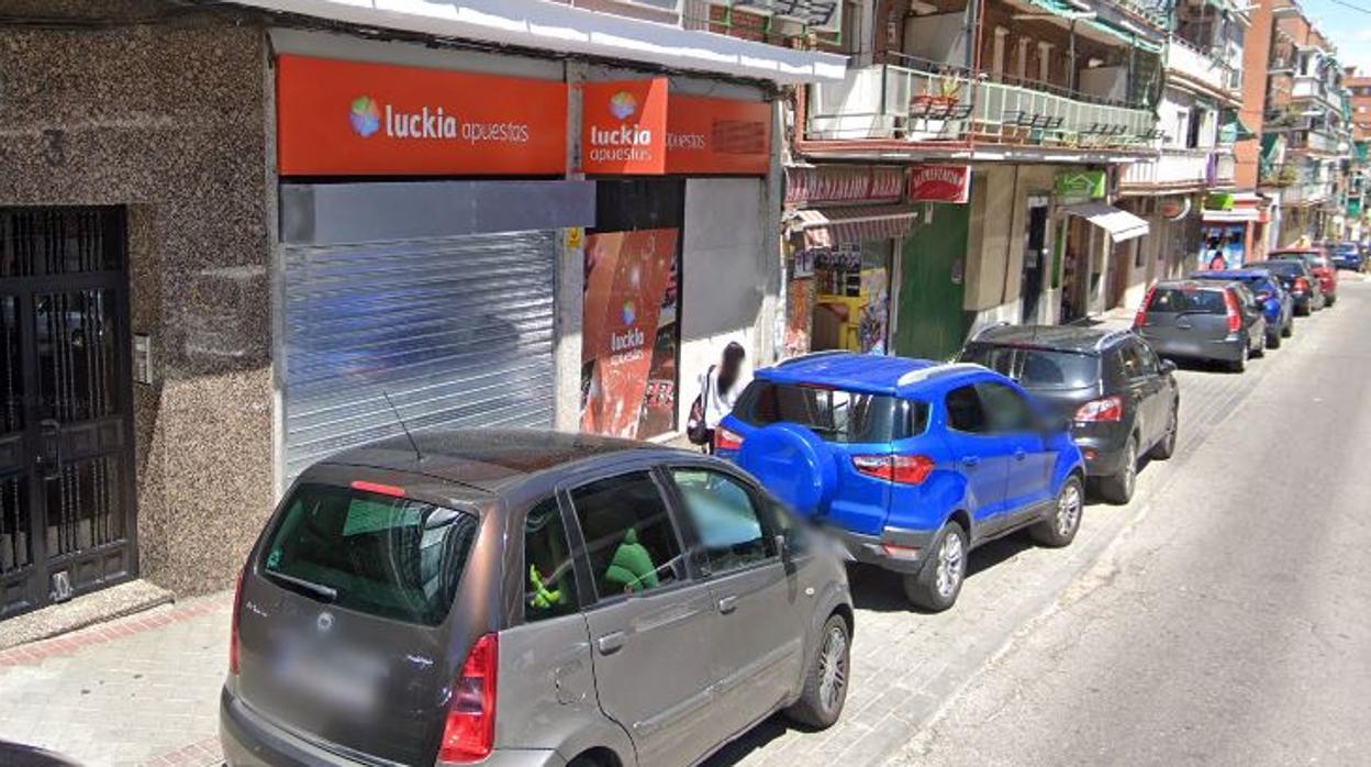 El local de apuestas asaltado, en el número 3 de la calle Vicente Carballal