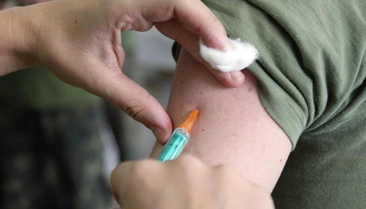 Momento concreto de la aplicación de una vacuna
