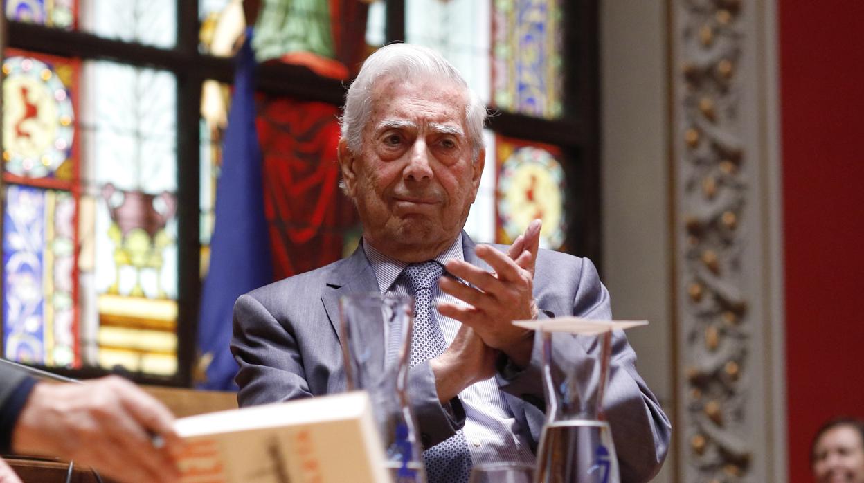 Mario Vargas Llosa, durante el acto en el que ha participado en la Universidad de Zaragoza