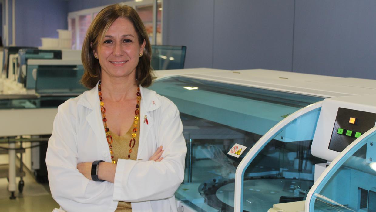 La doctora Carmen Lorenzo Lozano, jefa de servicio de Bioquímica del Complejo Hospitalario de Toledo