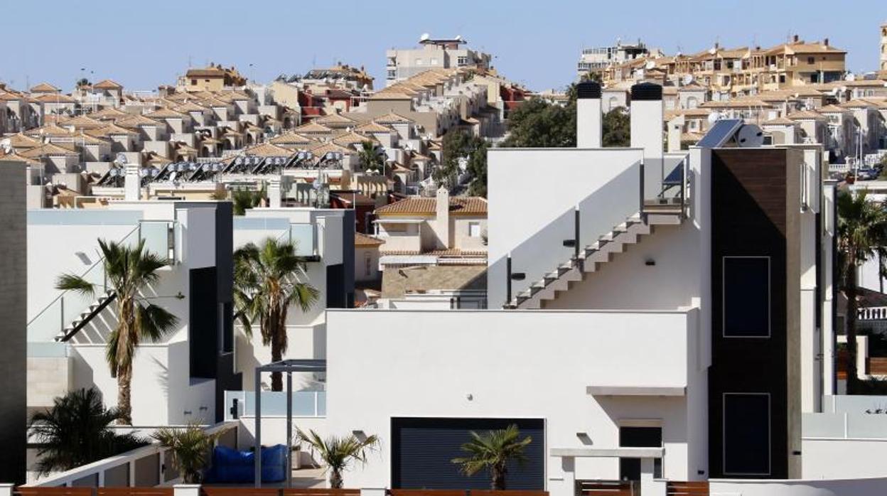 Una urbanización de adosados en Torrevieja