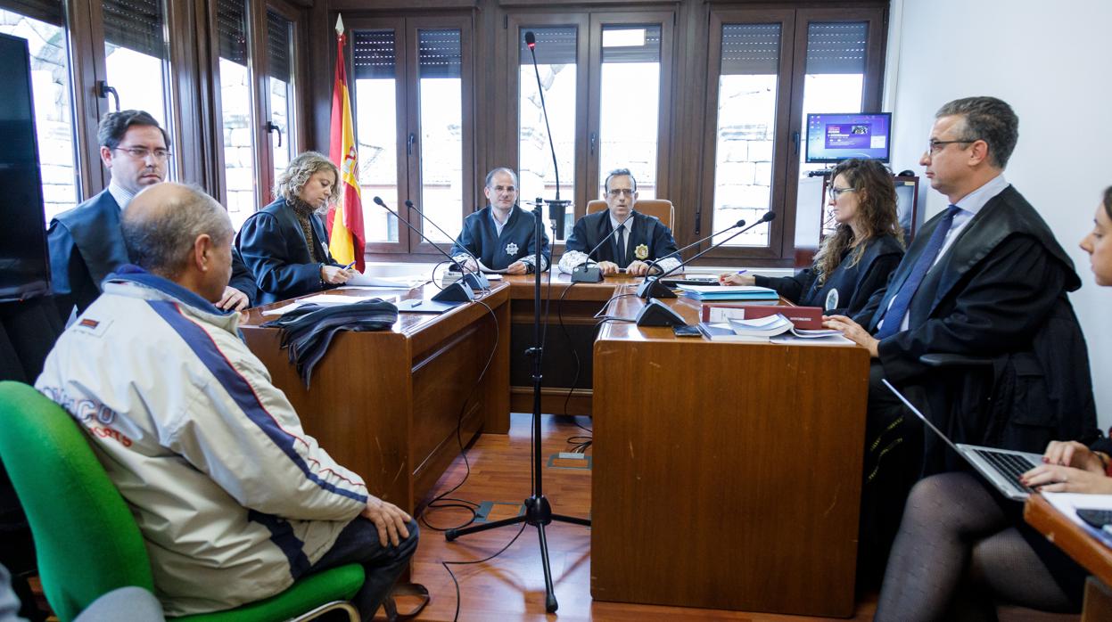 El profesor valenciano Vicente Belenguer durante el juicio por incitación al odio tras la muerte del torero Víctor Barrio