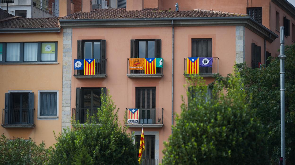 Los balcones de Gerona en los días previos al referéndum ilegal de 2017