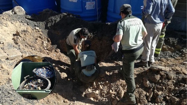 Un juez investiga el hallazgo de 800 kilos de pilas enterradas en la sierra oeste de Madrid