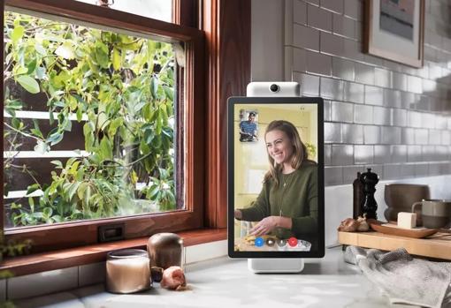 Imagen del dispositivo Portal de Facebook para videoconferencias