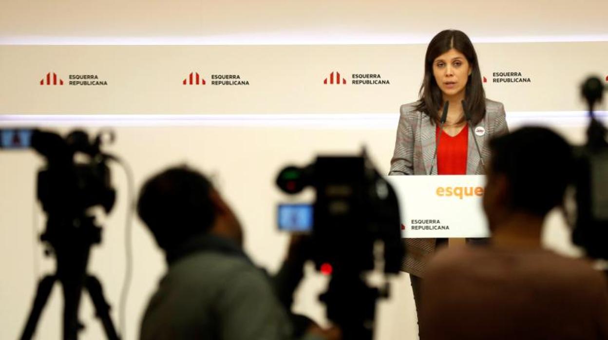 La portavoz y secretaria general de ERC, Marta Vilalta, durante una comparencencia en la sede del partido