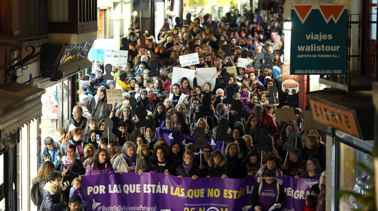 La manifestación partió de la Vega y terminó en la plaza del Ayuntamiento