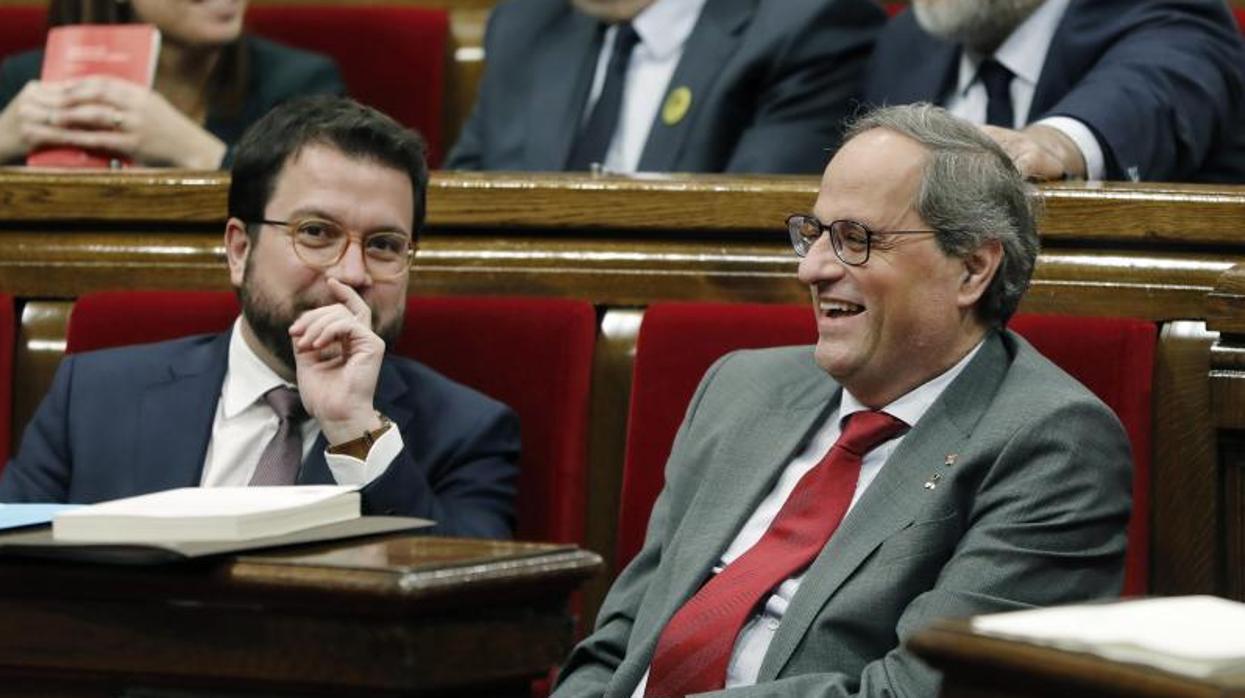 Pere Aragonès y Quim Torra, vicepresidente y presidente autonómicos, respectivamente, esta semana, en el Parlamento de Cataluña