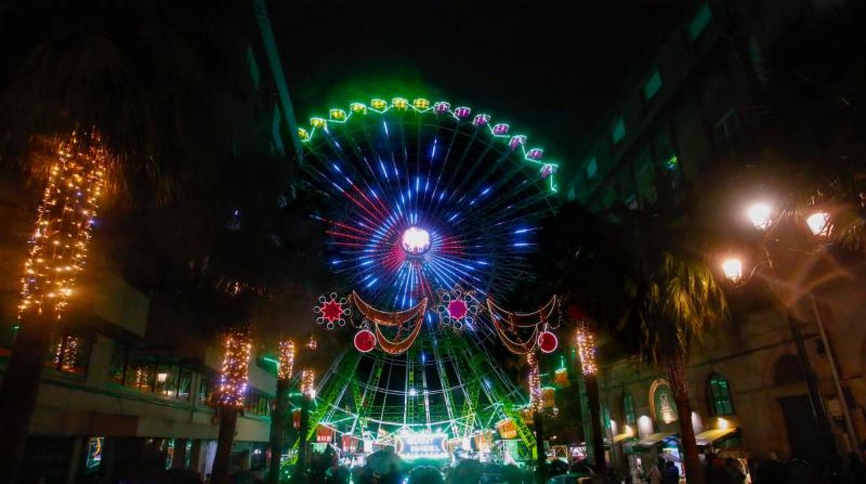 La gran noria instalada en el centro de Vigo esta Navidad