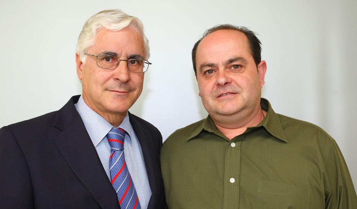 Francisco Ramón García, cuando era al calde de Peñascosa (Albacete), junto a José María Barreda