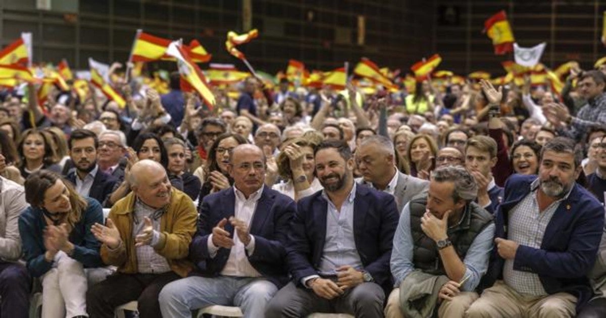 El presidente de Vox, Santiago Abascal, en el multitudinario mitin de Valencia en la última campaña electoral