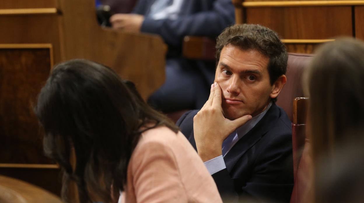 Albert Rivera, en una imagen de archivo en su escaño en el Congreso