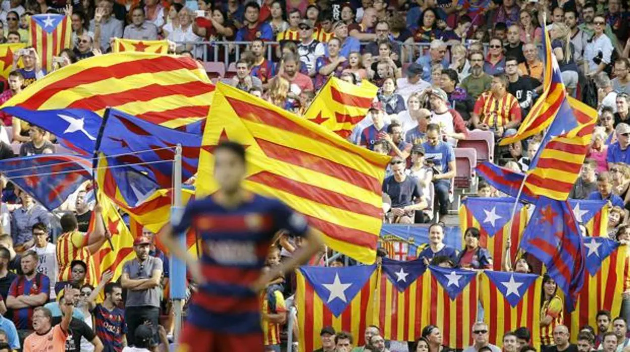 Banderas «esteladas» en un partido del FC Barcelona