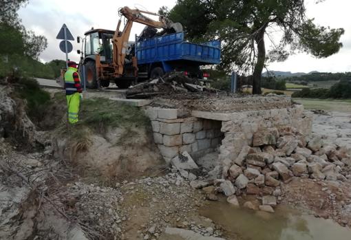 La Diputación de Valencia acelera las obras para reparar los daños en las carreteras por la DANA