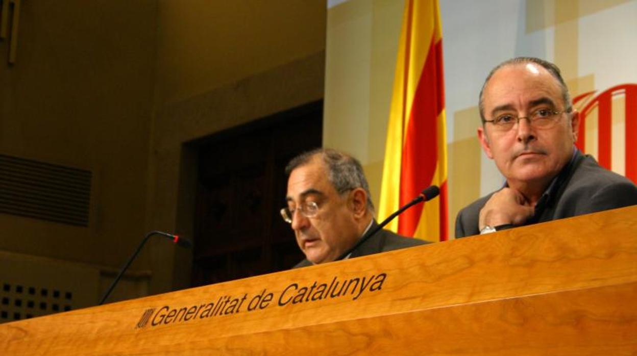 Josep Bargalló, consejero de Educación, en la derecha de la imagen