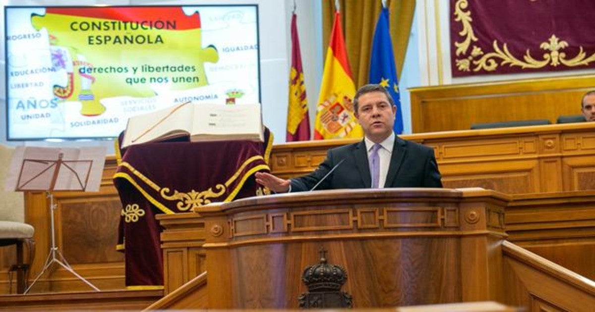 García-Page durante su intervención en las Cortes de Castilla-La Mancha