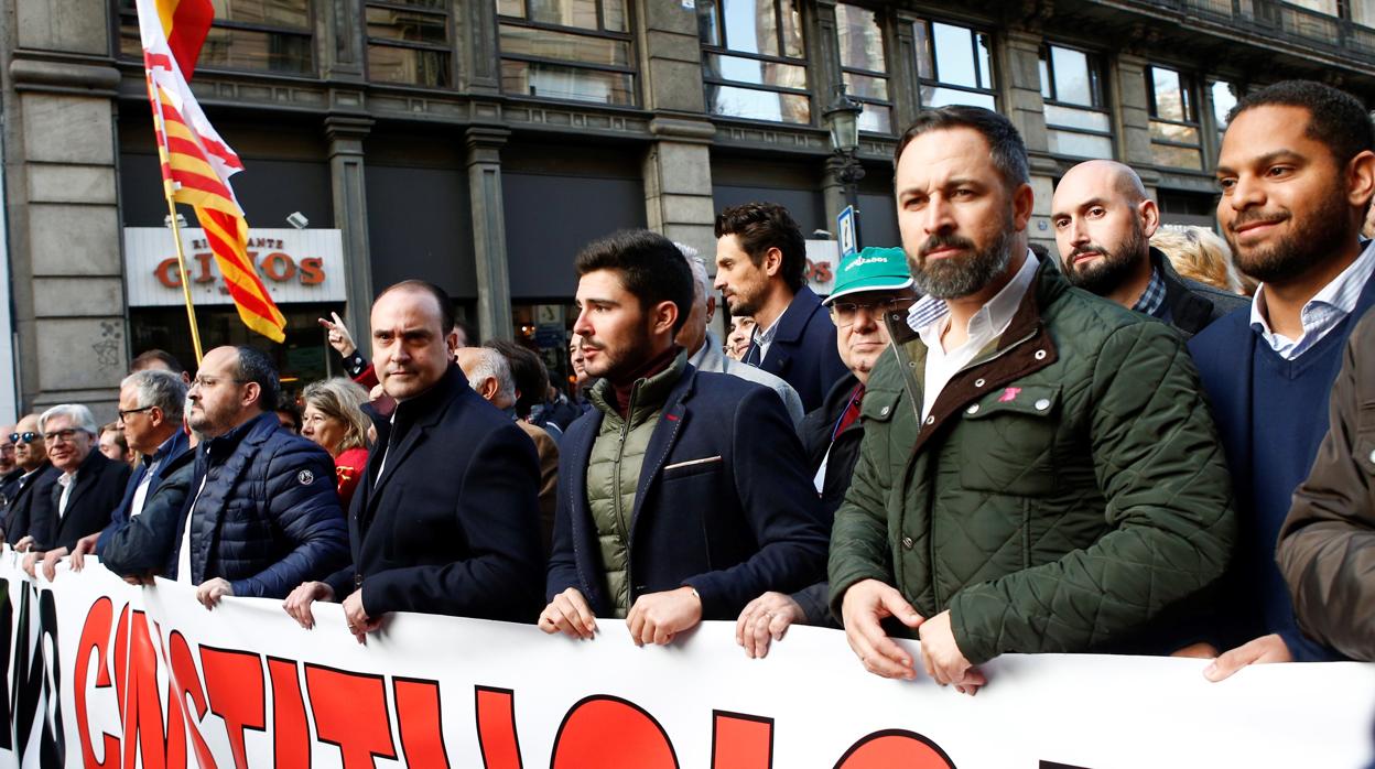 La cabecera de la manifestación en la Via Laietana de Barcelona la mañana de este viernes