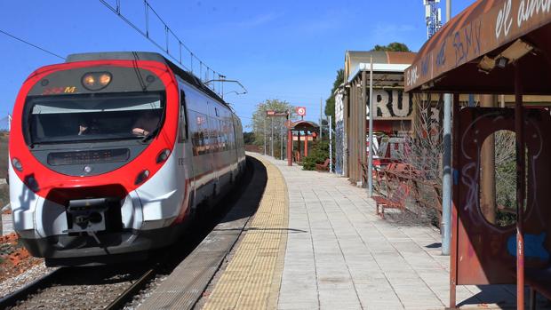 Muere una mujer y otra resulta herida tras ser arrolladas por un tren en Cercedilla