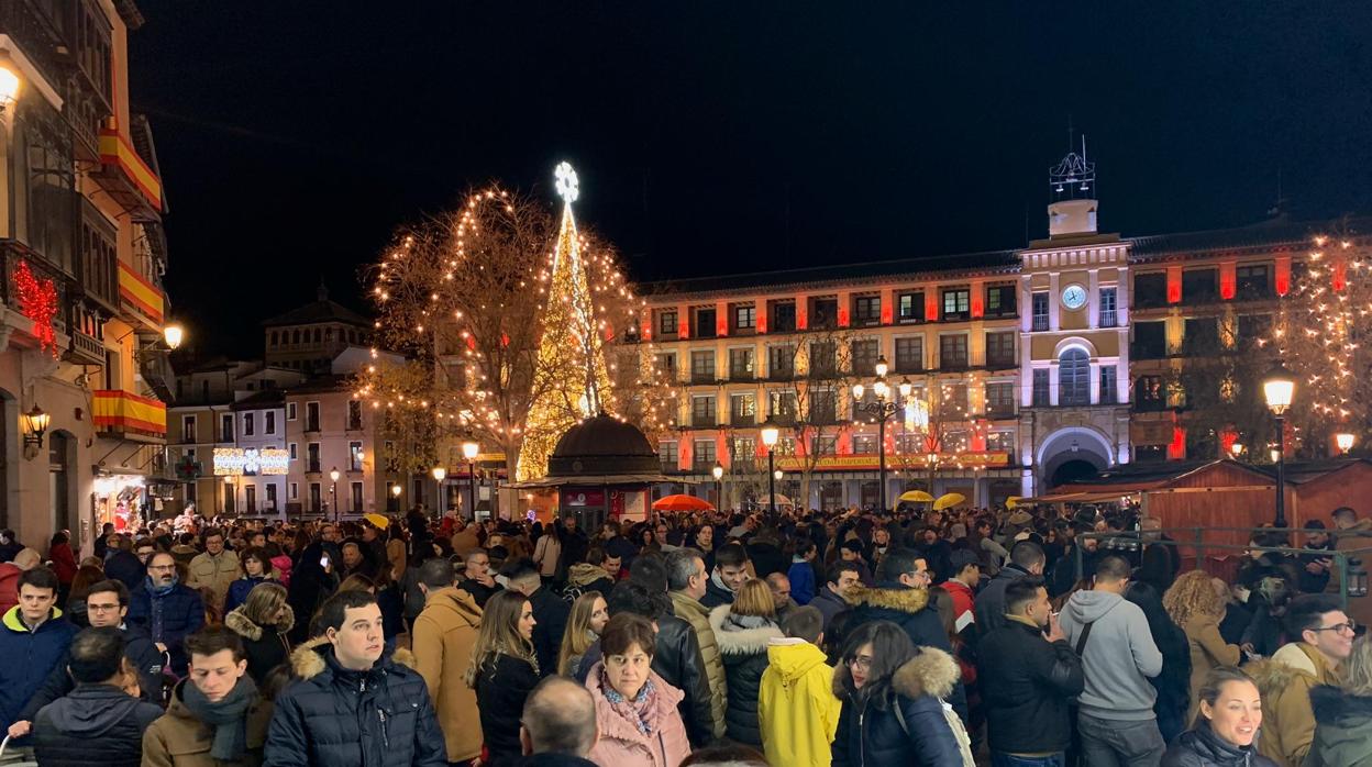 La plaza de Zocodover ha estado llena de personas durante todo el puente