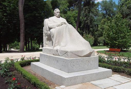 La estatua en homenaje de Benito Pérez Galdós del Retiro donde se realizará la ofrenda floral