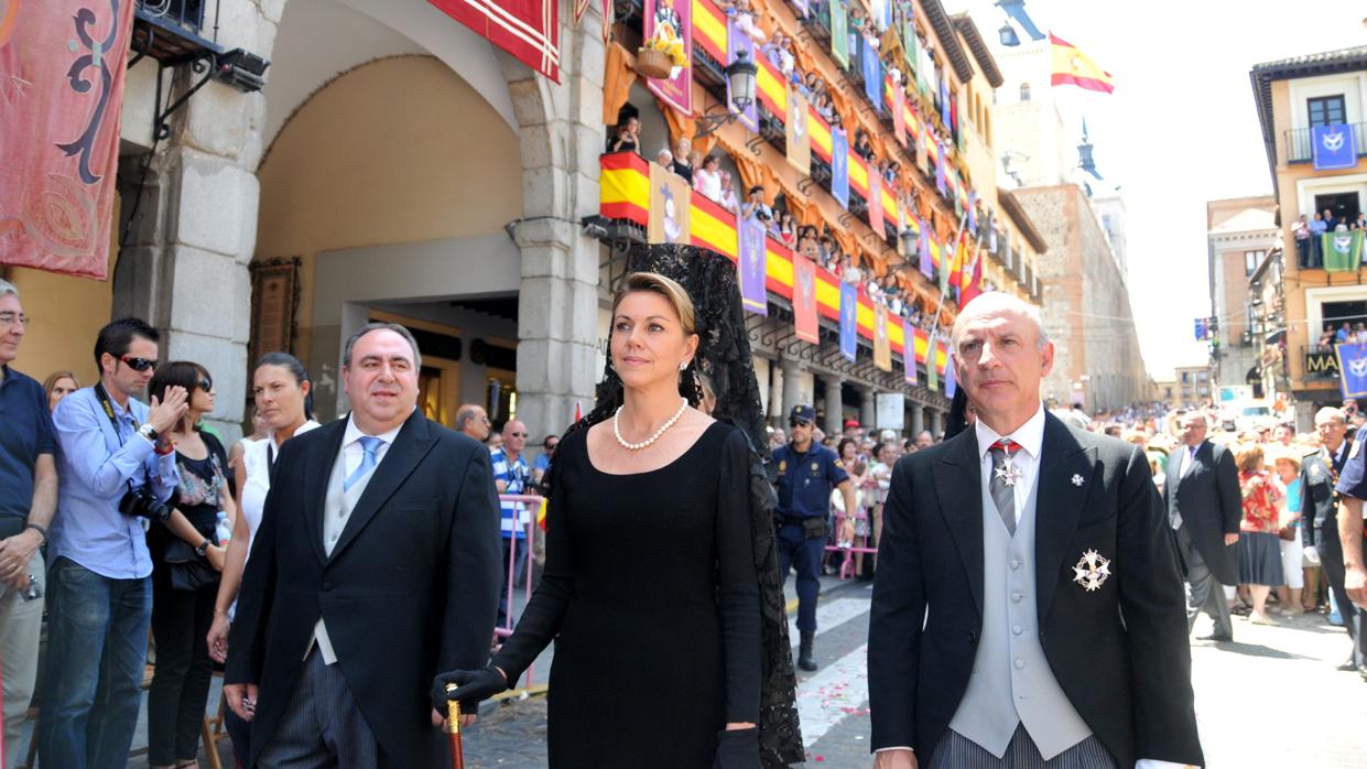 Cospedal desfilando en la procesión del Corpus de Toledo en 2011