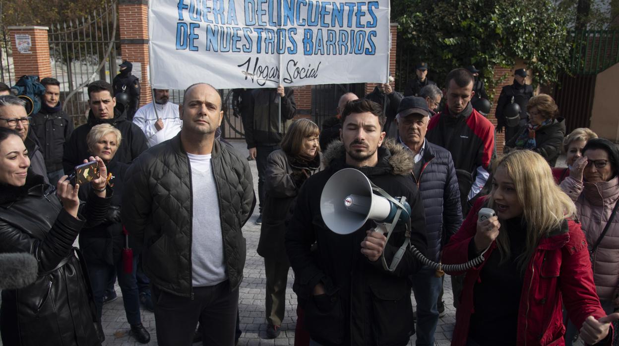 Melisa Domínguez, líder del Hogar Social, en una protesta contra los menas el 17 de noviembre