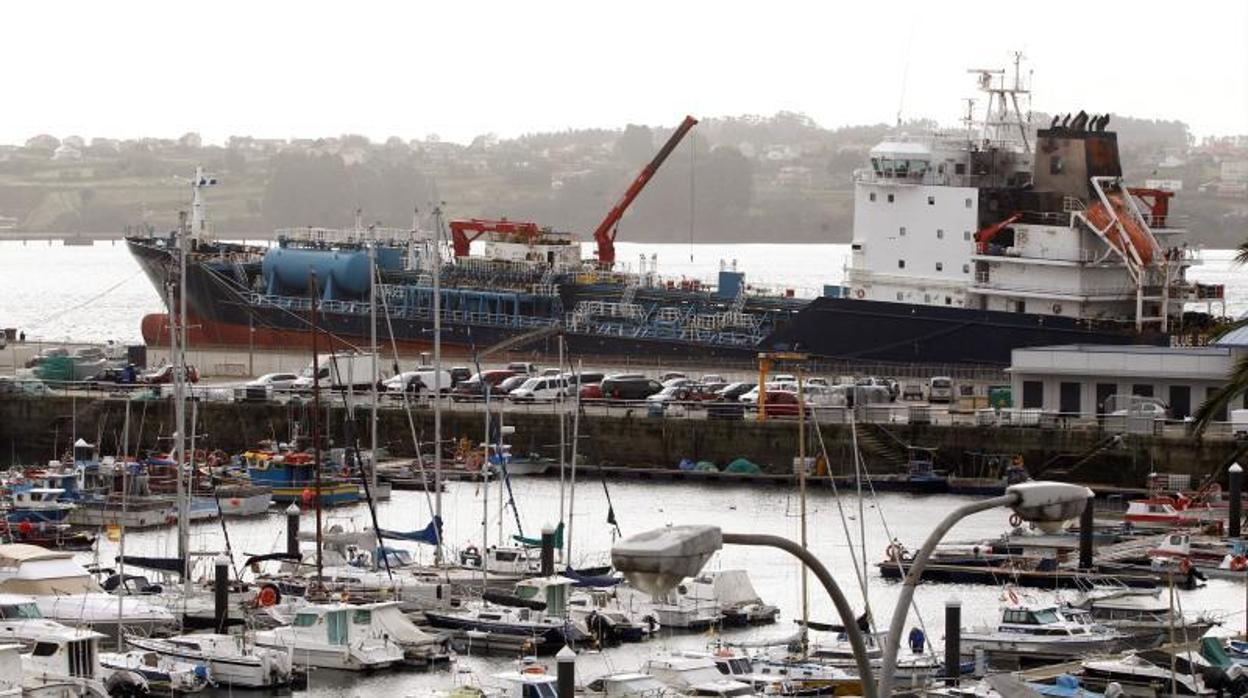 El barco, este miércoles en el muelle ferrolano