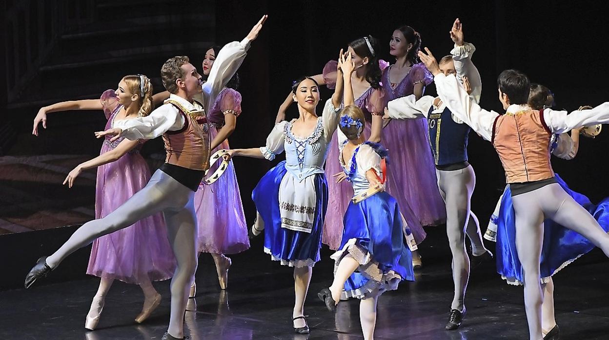 Una de las escenas del espectáculo de danza «Romeo y Julieta» que llega este domingo a Toledo