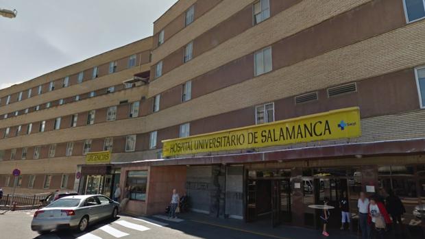 El techo de una sala del Clínico de Salamanca se derrumba sin dejar heridos